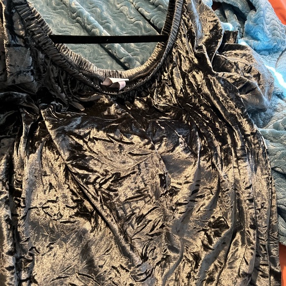 Knox Rose XL super soft velvet blouse - Picture 4 of 4